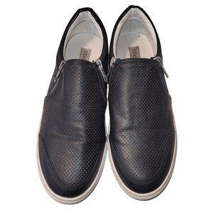 Steve Madden Ellias Shoe Women's size 9.5B black with white sole